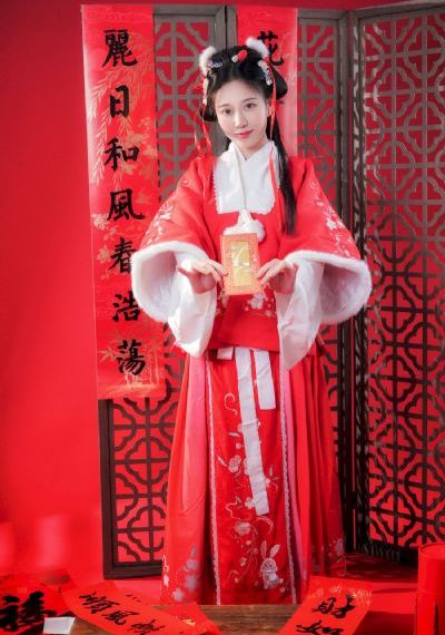 欧美肥胖体型泳装秀_BD在线视频播放